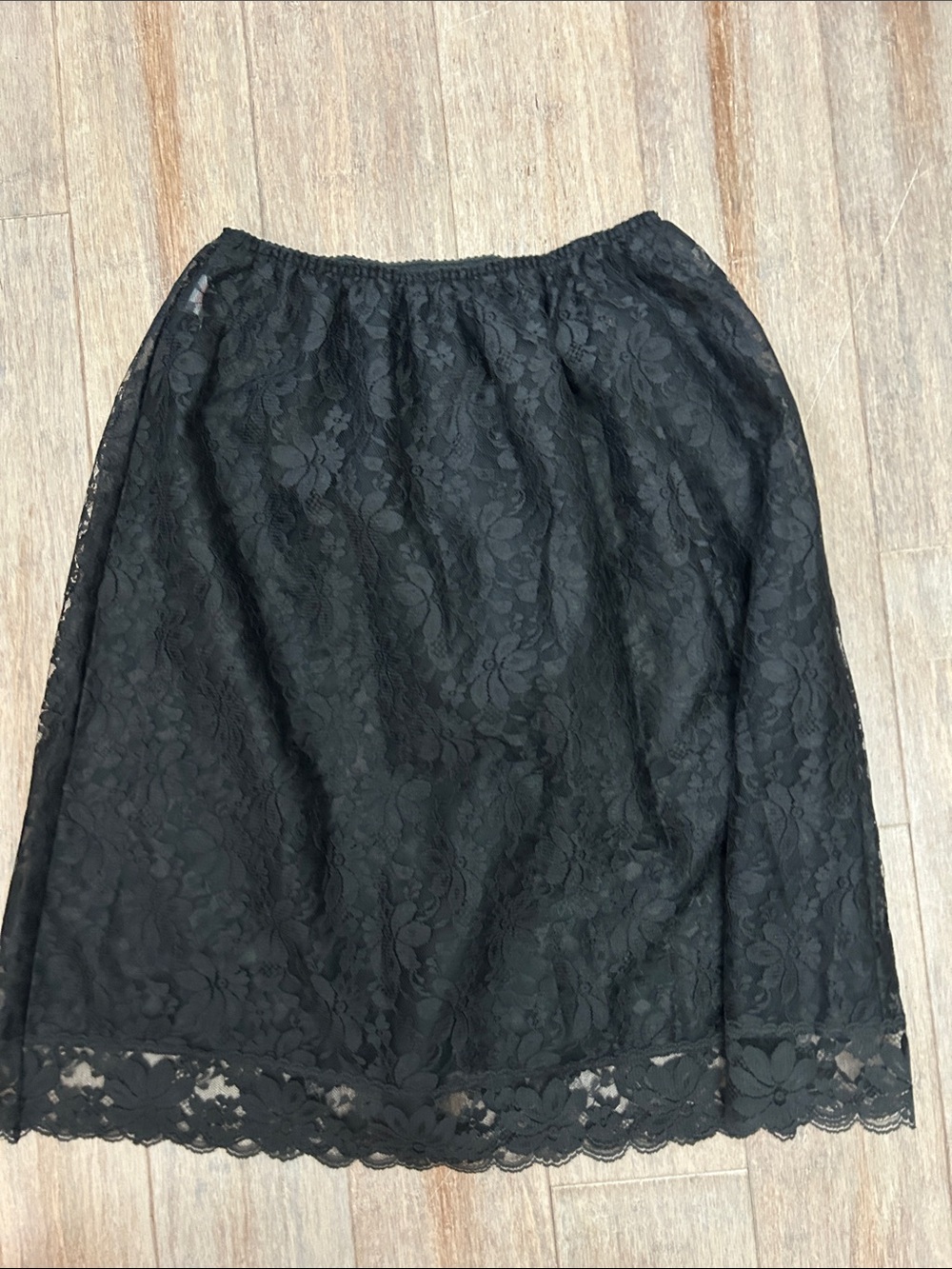 VTG Black Lace Half Slip Skirt no flaw nylon VTG large